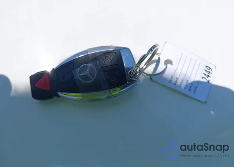 2017 Mercedes-Benz C 300 4Matic/Luxury 4Matic/Sport 4Matic z USA, uszkodzony, nr VIN 55SWF4KB1HU183192